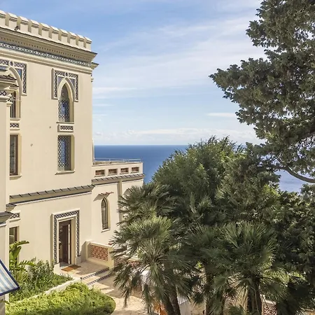 Helios - Small Luxury Of The World 5*