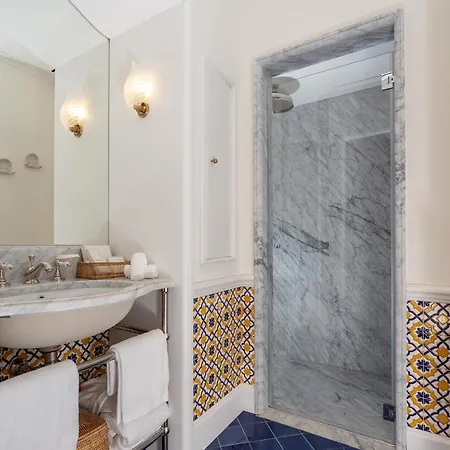 Helios - Small Luxury Of The World 5*