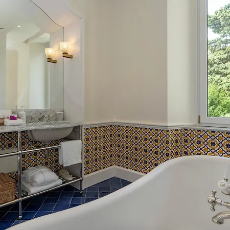 Helios - Small Luxury Of The World 5*