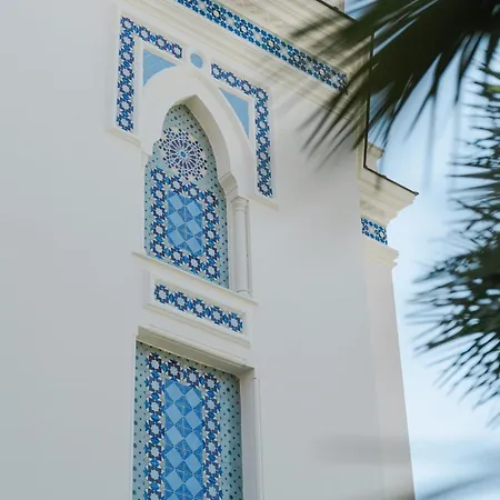 Hotel Helios - Small Luxury Of The World 5*