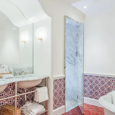 Helios - Small Luxury Of The World 5*