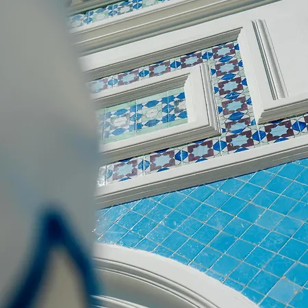 Helios - Small Luxury Of The World Κάπρι